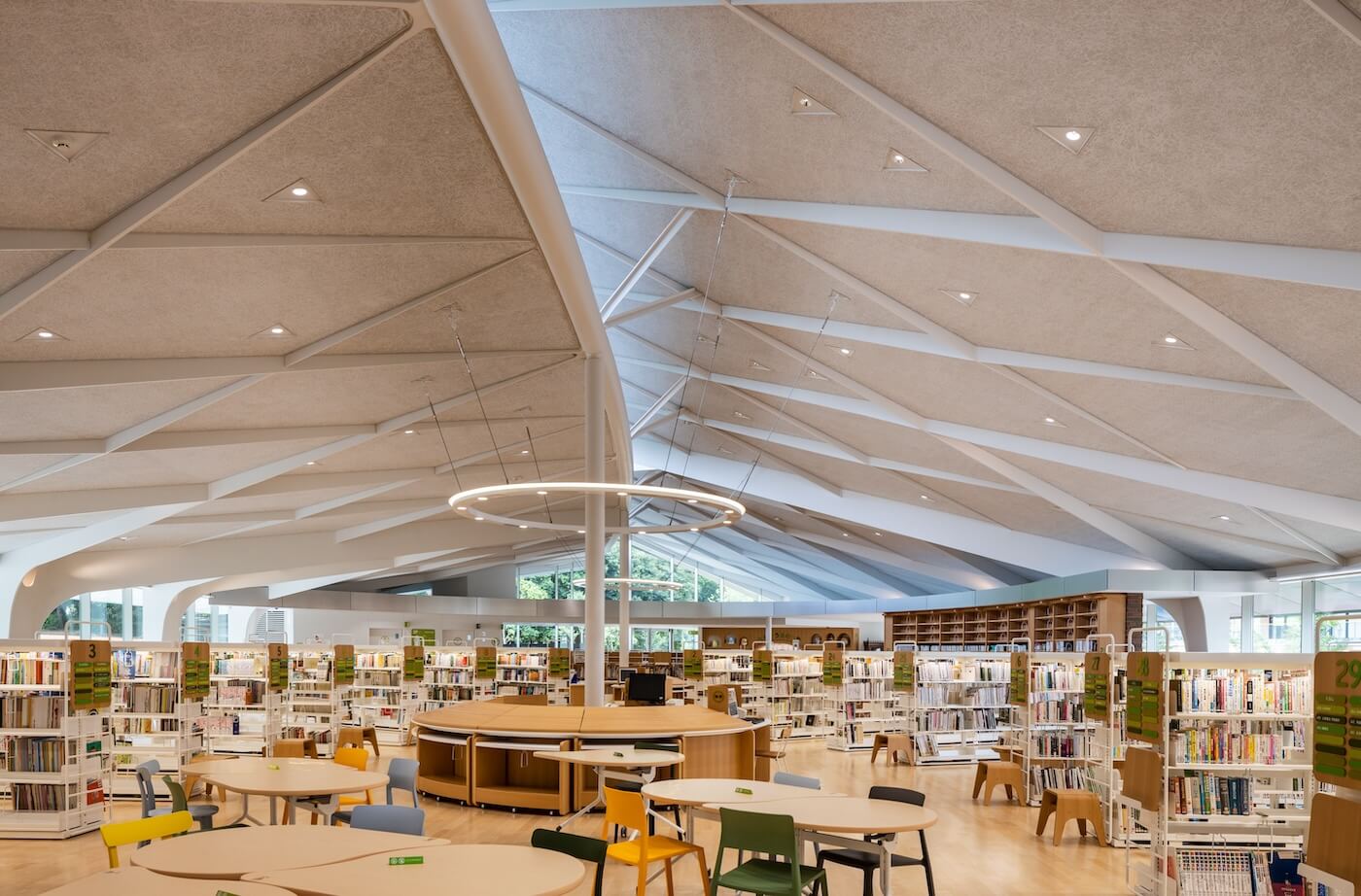 多摩市立中央図書館